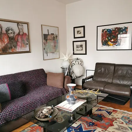 Homestay In Shared Artist's Skopje